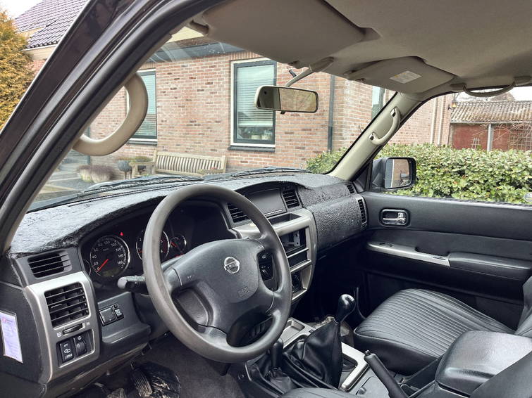 Nissan Patrol 3.0 zeer nette auto 2009 Diesel 10