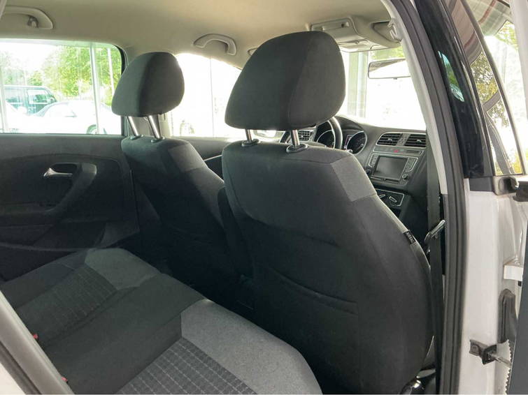 Volkswagen Polo 1.2 TSI Comfortline 27