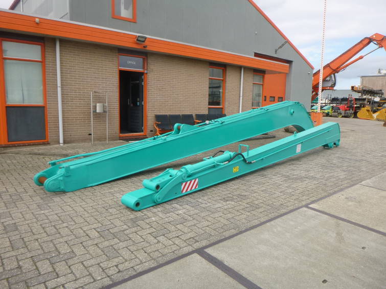 Kobelco SK210LC-10/SK210LC-11 Long reach 18 meter 1