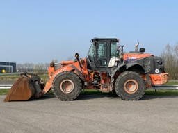 Hitachi ZW250 -6
