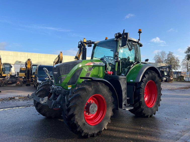 Fendt 716 Vario 1