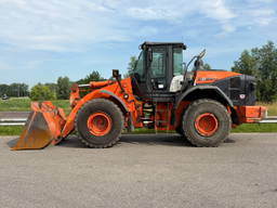 Hitachi ZW220 -5B