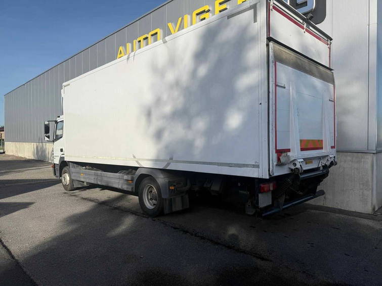 Mercedes-Benz Atego 2