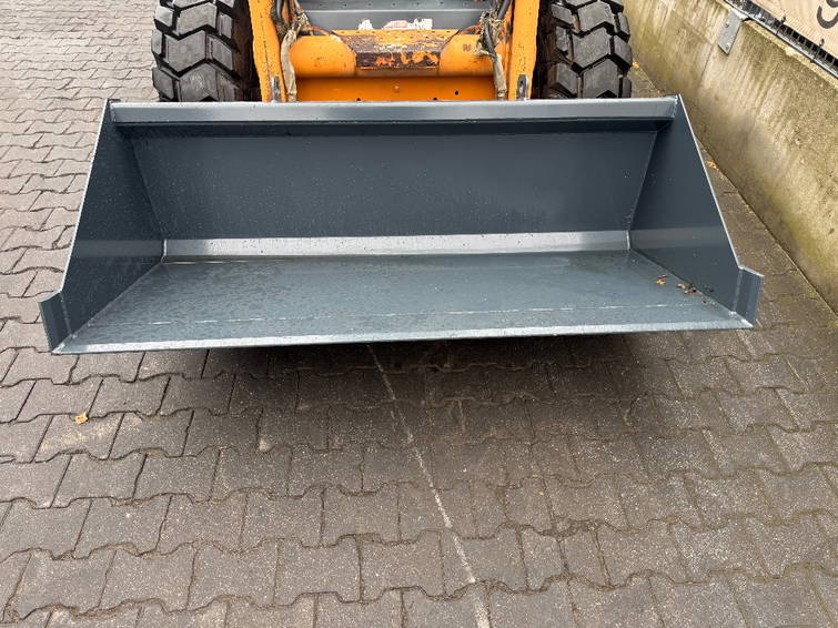 Case 40XT 8