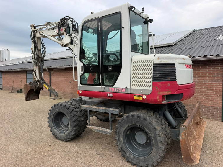 Takeuchi TB 175 W Graafmachine 12