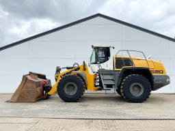 Liebherr L580 - Quick Coupler / 4 Good Tyres