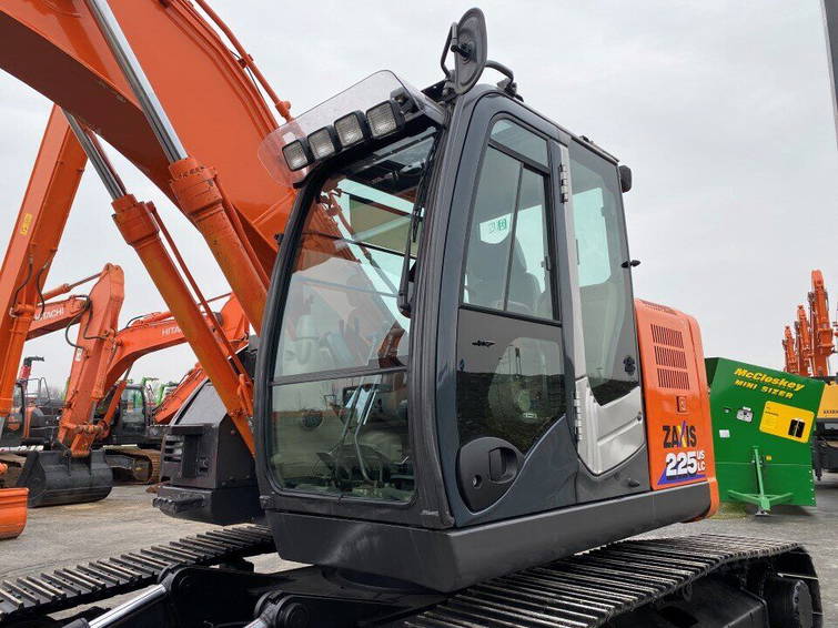 Hitachi ZX225 Usblc 16