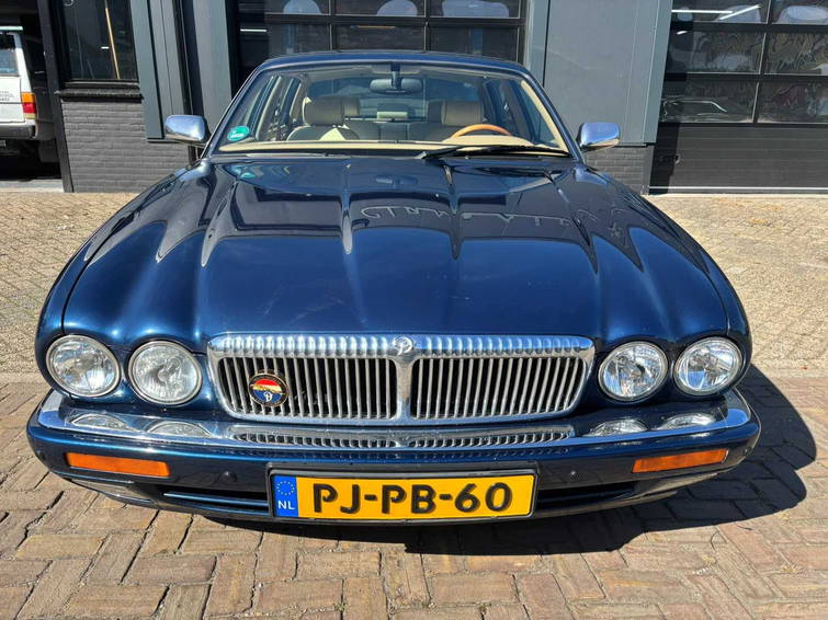 Daimler Daimler Jacquar / Dubble Six LWB 2