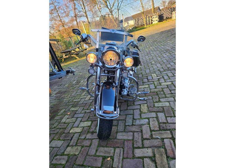 Harley-Davidson Chopper 88 Flstci Herit. Cl. 2