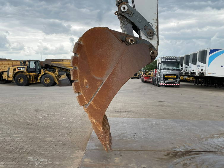 Liebherr R944 R950 SHD / R945 / R946 9