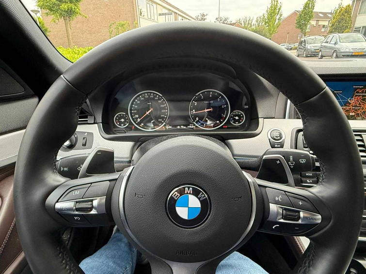 BMW 5-serie 528i M Sport HE. 11