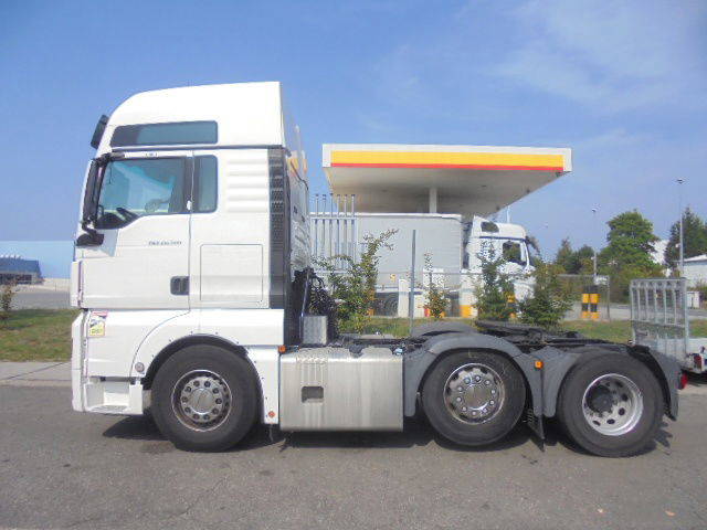 MAN TGX 26.500 XXL NL Truck 3