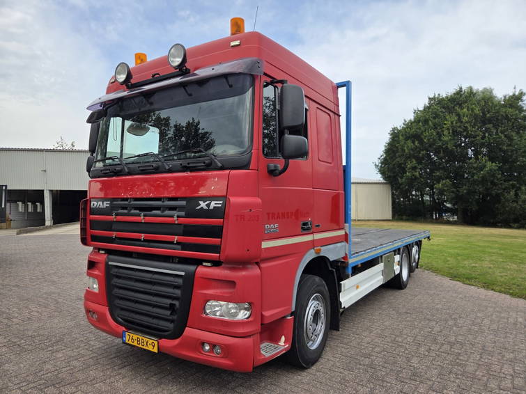 DAF XF 105 460 Space Cab Euro 5 6X2 1