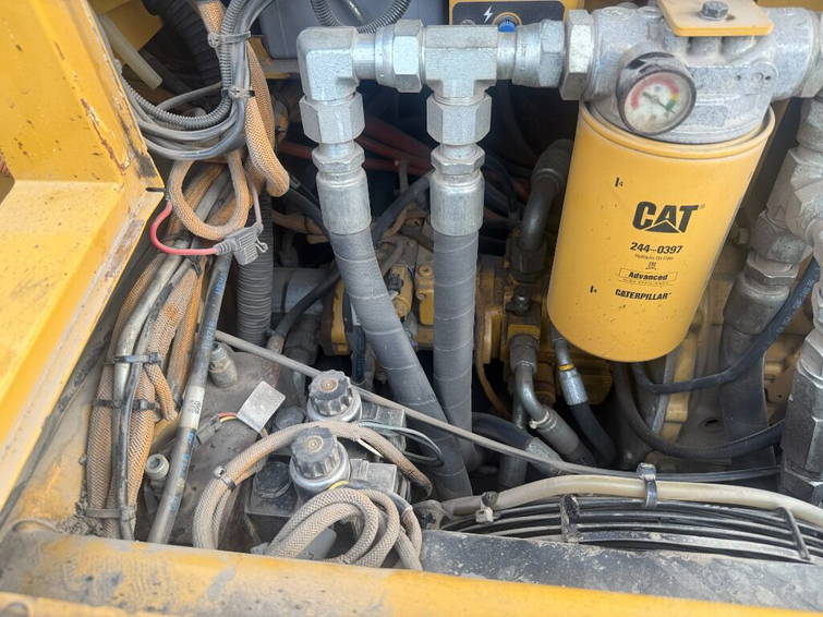 Caterpillar Asfaltsläggare Cat AP255E 28