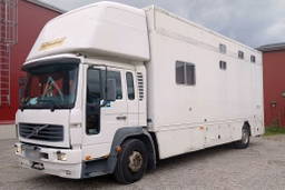 Volvo FL 6 4 Horses 6 Beds Live Cabin