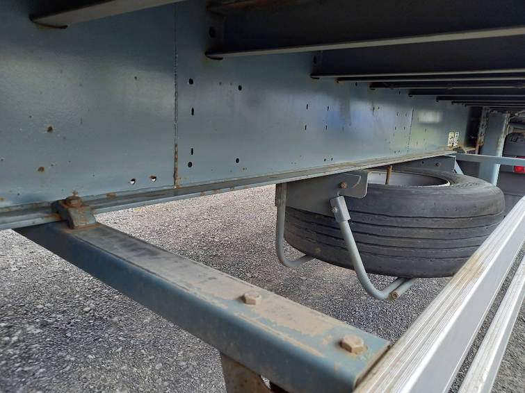 Pacton D'Hollandia 2000KG + 2 Lift Axles 12