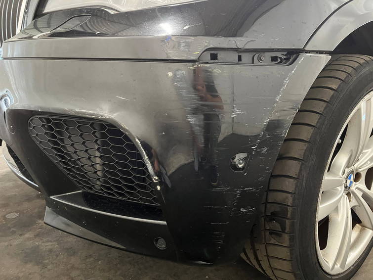 BMW X5 4.4i M - Rechterzijschade - Schade 17