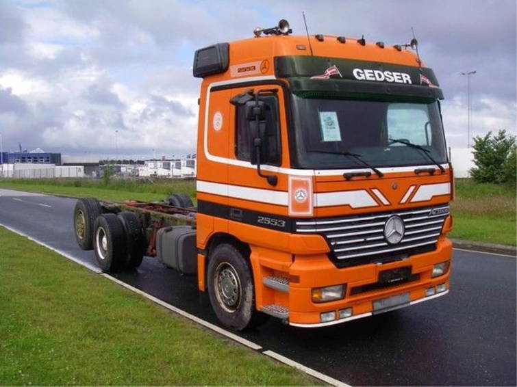 Mercedes-Benz Actros 2553 L 6X2 Mega Space. 2