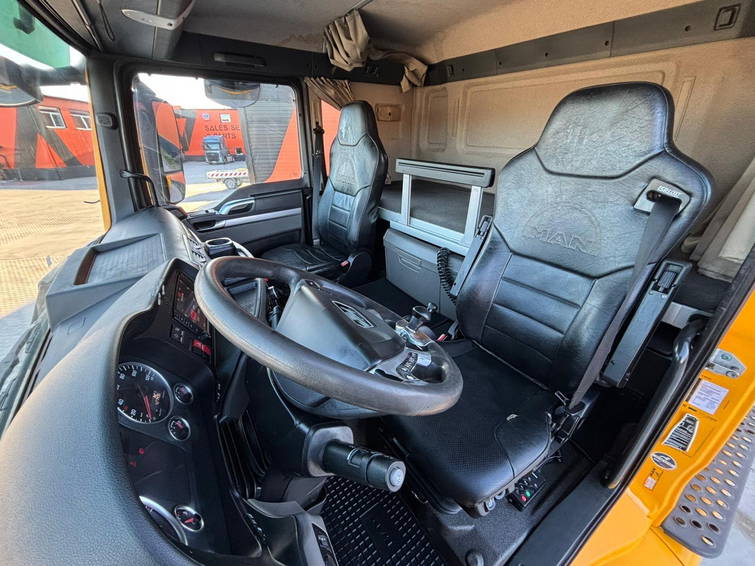 MAN TGS 28.500 6x44 BOX L4957 mm 19