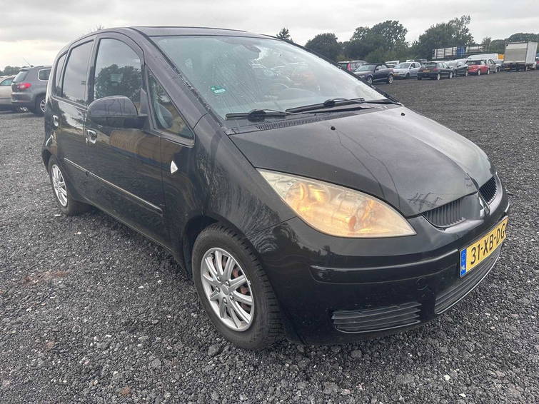 Mitsubishi Colt 1.5 d'Azur 5