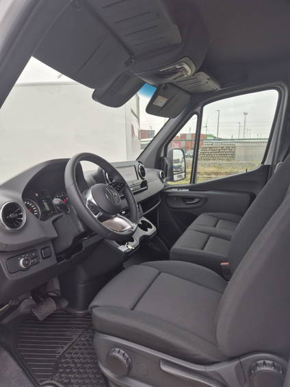 Mercedes-Benz Sprinter 319 Renting FOR Belgian Customers 12