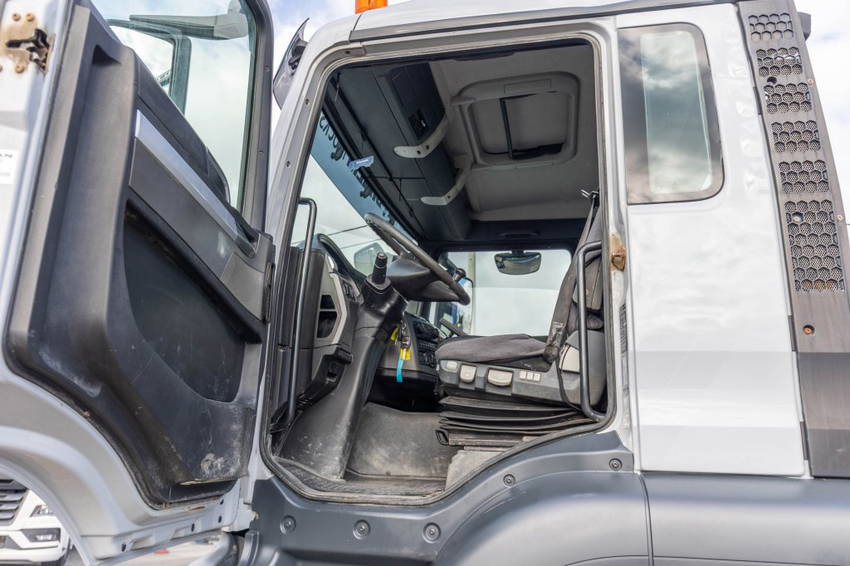 MAN TGS 18.400 BLS-4X4+Liebherr 10M32018 15