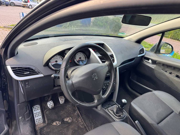 Peugeot 207 SW 1.4 VTi Sportium 11