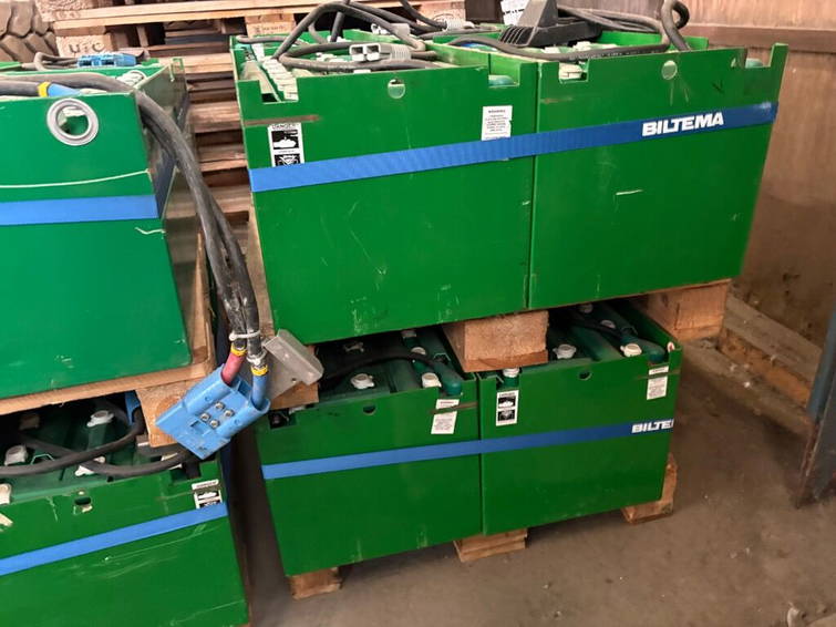 Diversen Lot of Hoppecke FNC-T Ni-Cd industrial battery pac Hoppecke Lot of Hoppecke FNC-T Ni-Cd industrial battery packs, approx. 18 21