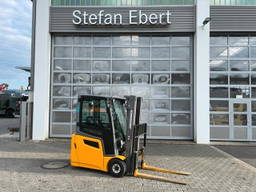 Jungheinrich EFG 215 / Triplex 4.25m / SS / 4.029h