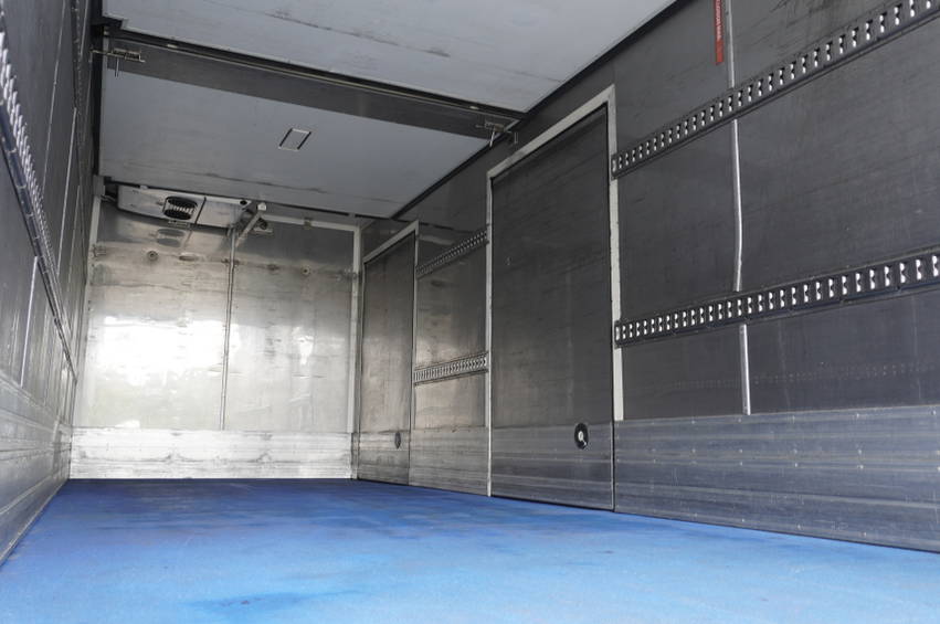 Iveco Eurocargo 140-210 4x2 / Cazaux multitemperature refrigerator / Thermoking T-1000R Spectrum 8