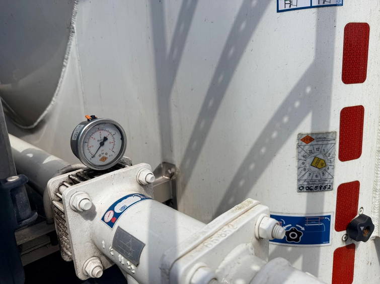 Feldbinder liegender Silo 32,3 3 Achsen 2022 25