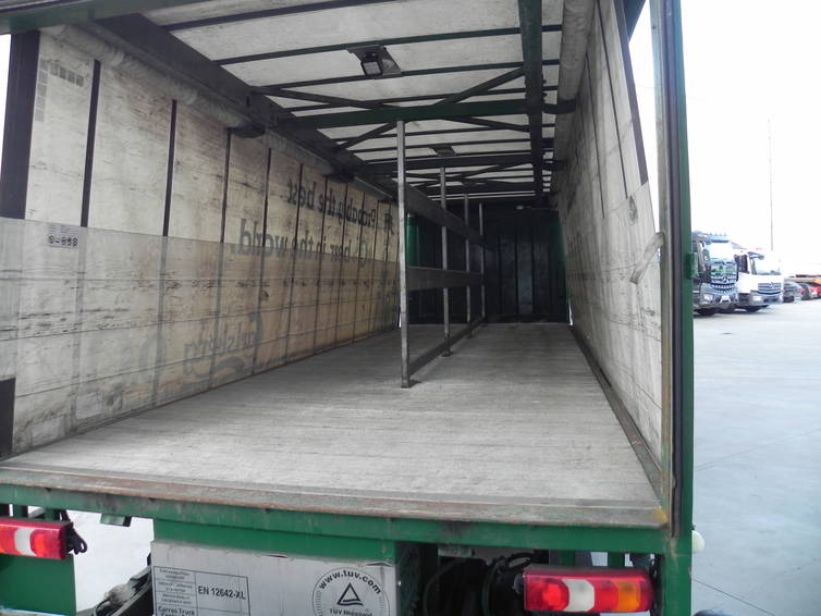 Mercedes-Benz drankenwagen met 2,5 ton laadklep 6