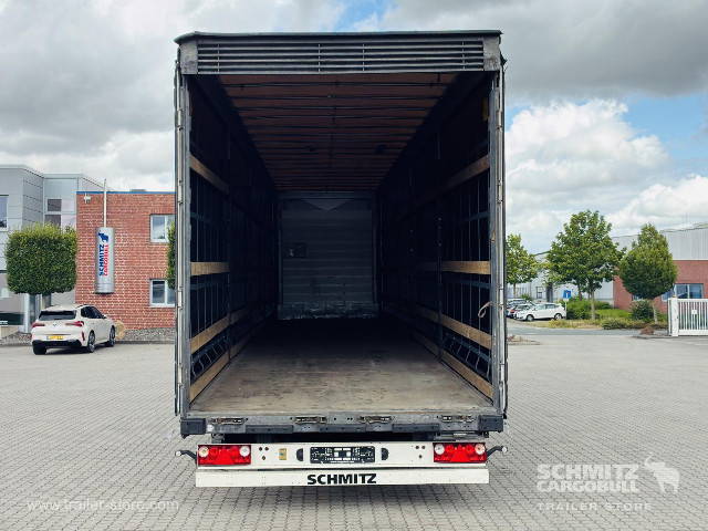 Schmitz Cargobull Auflieger Curtainsider Mega 10