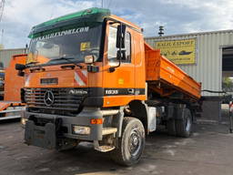 Mercedes-Benz Actros 1835 Kipper + Palfinger 7501 Crane - Remote Joystick - V6 - 4x4 - Big Axles - EPS Gearbox - 3 Pedal - Full Steel Suspension - Good Condition