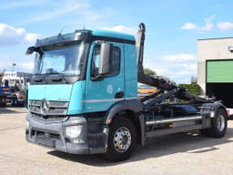 Mercedes-Benz Antos 1835 Hooklift