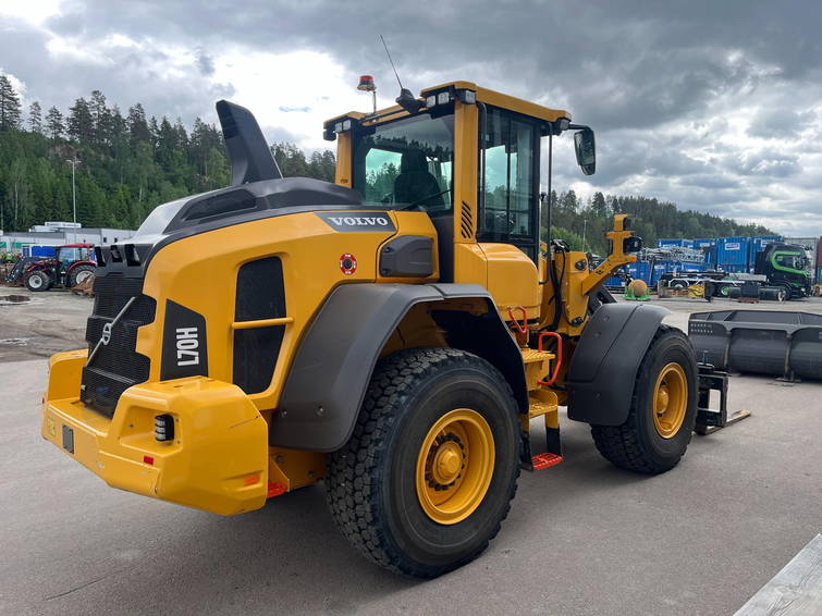 Volvo L70 H2 Forks Bucket 5