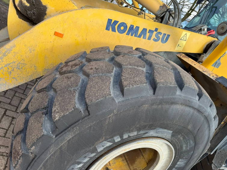 Komatsu WA430 Shovel loader 13