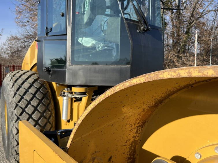 Caterpillar CS54B 5