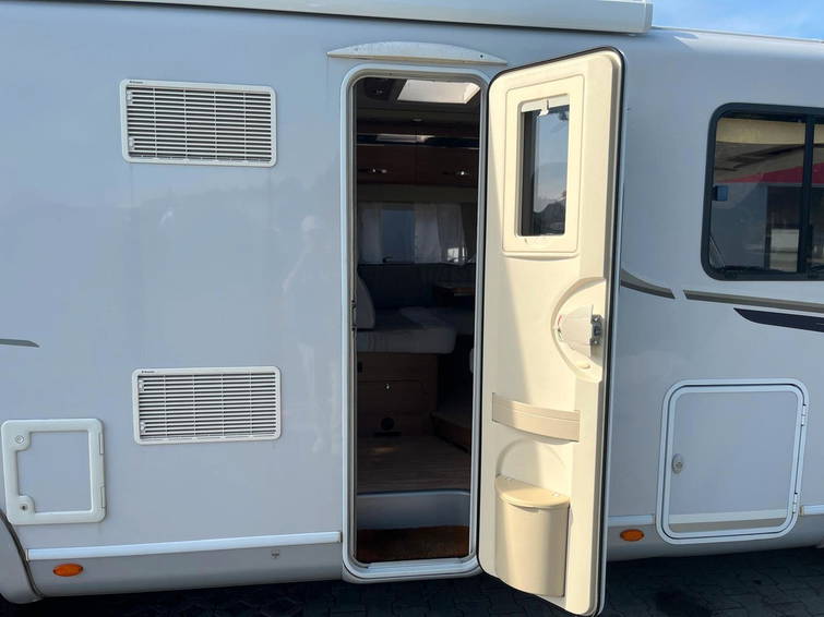 LMC Liberty Explorer I 720 Solar Klima TV Vorzelt 10