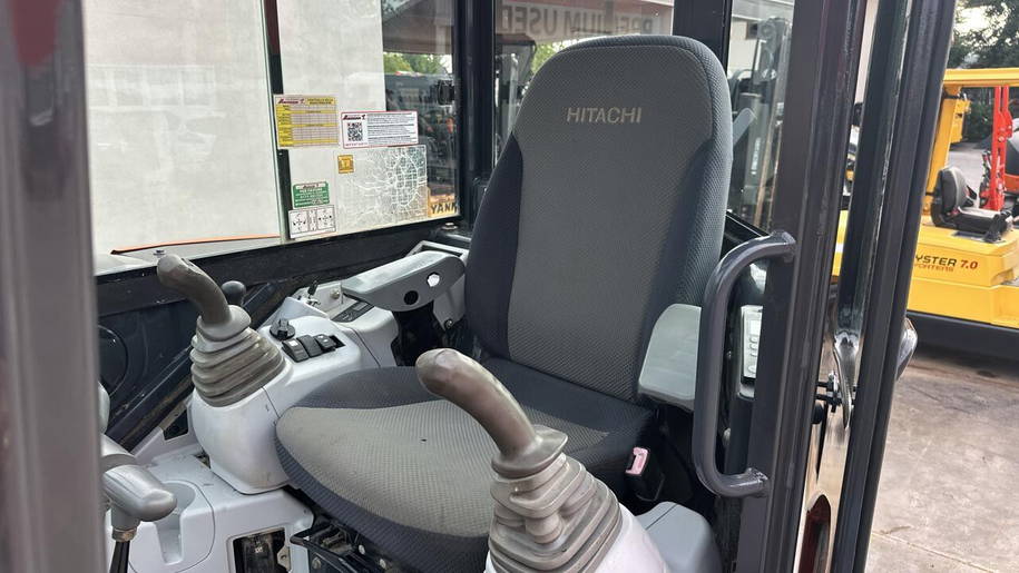Hitachi ZX55U-5A CLR 16