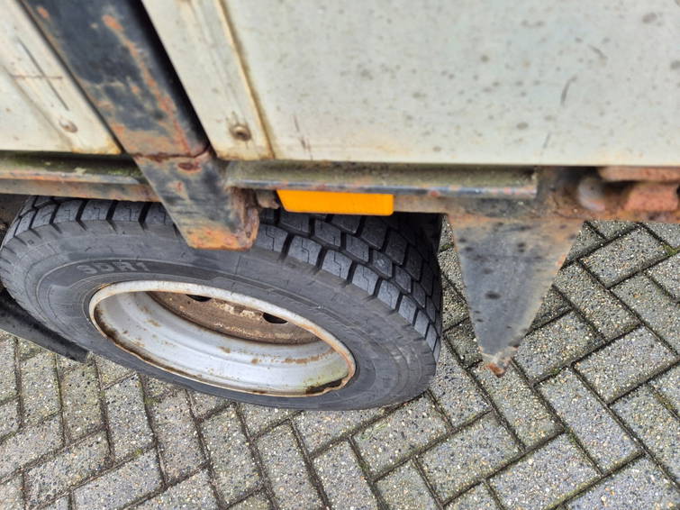 Mercedes-Benz 811. steel suspension 10