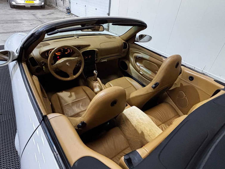 Porsche 911 Cabrio 3.6 Carrera 9