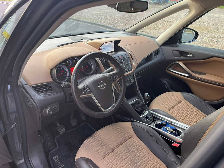 Opel Zafira Tourer 10