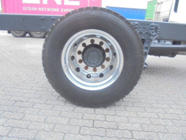 DAF XD 260 FA Demo RHD 21