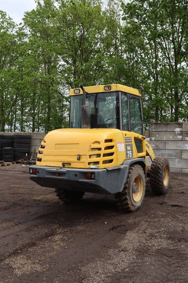 Komatsu WA 75-3 6