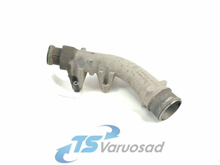 Volvo intercooler pipe 1