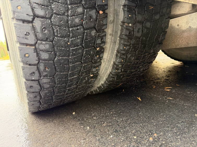 Mercedes-Benz Arocs Lastväxlare Mercedes Tridem Plogutrustad med underbett 24