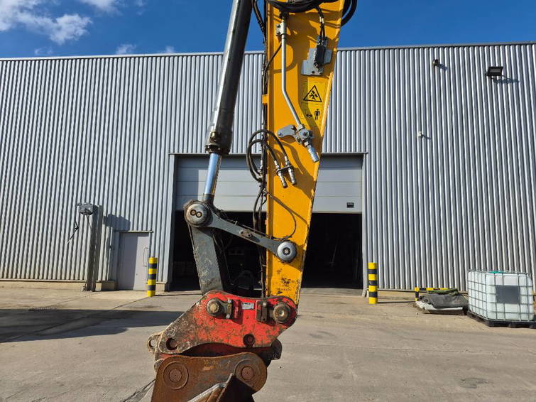 Liebherr 922LC 19