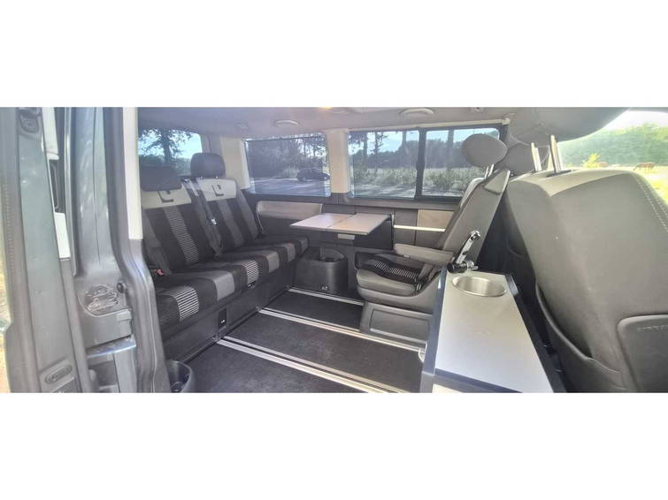 Volkswagen Multivan 15