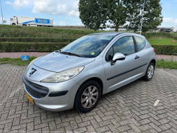 Peugeot 207 1.4-16V XR